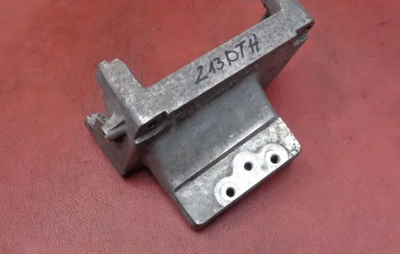 Opel Astra H Engine mounting bracket 55198220