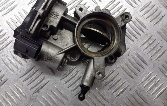 Opel Insignia A Throttle body valve 50329302
