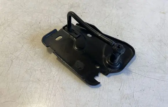 Audi TT TTS RS Mk3 8S Engine bonnet/hood lock/latch loop/hook 8S0823185D