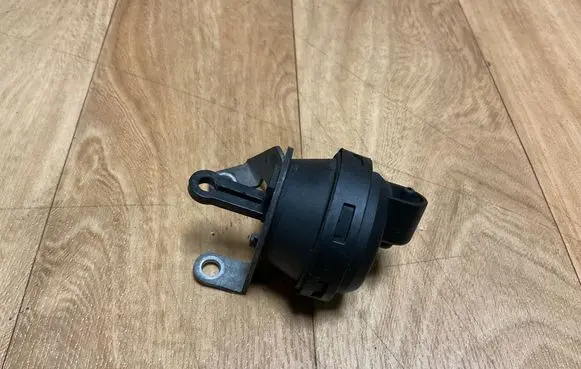 Opel Zafira A Vacuum valve 