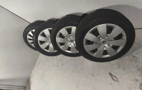 Toyota Auris 150 R16 C winter/snow tires with studs 