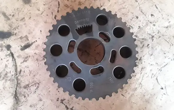Volkswagen Tiguan Camshaft pulley/ VANOS 038109111E
