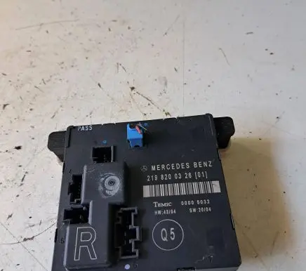 Mercedes-Benz CLS C219 Door control unit/module 2198200326 00005032