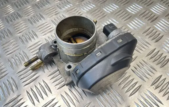 Volkswagen PASSAT B5.5 Throttle valve 06B133062D