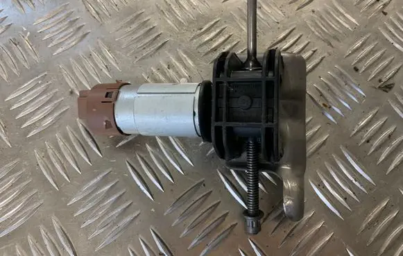 BMW 5 F10 F11 Seat adjustment motor C11726106