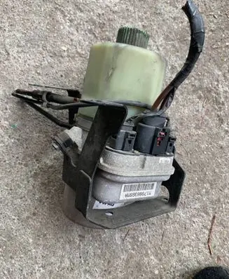 Skoda Fabia Mk2 (5J) Power steering pump 6R0423156 6Q2423051AH 6Q1423051CA