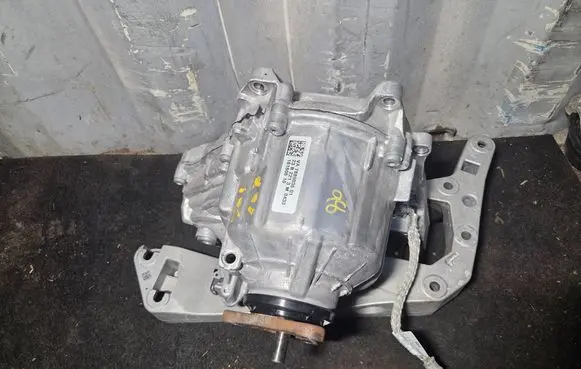 BMW X3 G01 Gearbox transfer box case 7889035 5A67678 23B2213M0433