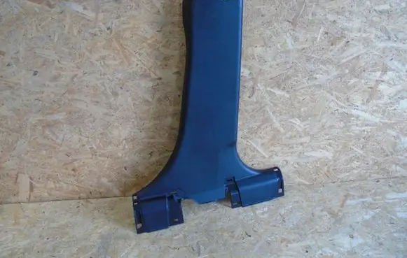 Mitsubishi Outlander (B) pillar trim (top)