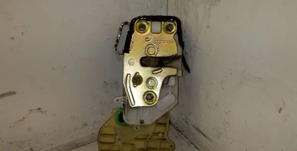 Honda Jazz Front door lock
