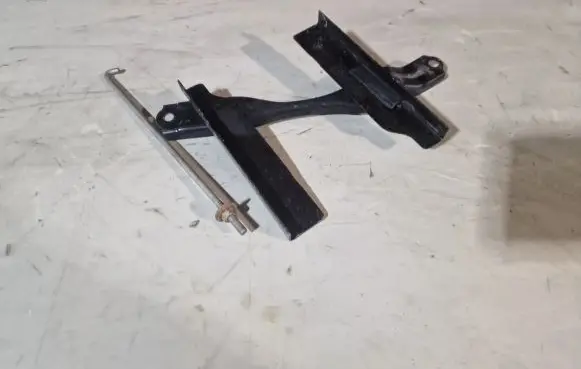 Toyota Verso Battery bracket 