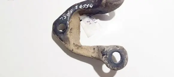 Opel Zafira B Engine mounting bracket