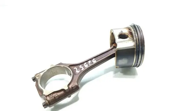 Volkswagen Jetta V Piston with connecting rod 