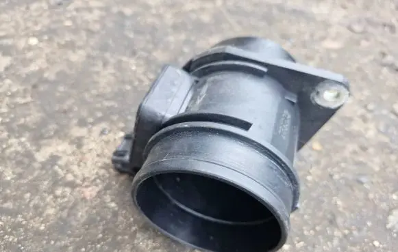 Volvo S40, V40 Mass air flow meter 7700105010B 23576537 5WK9615