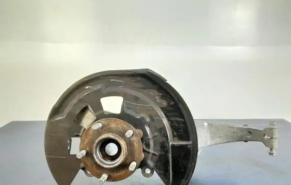 Infiniti Q50 Front wheel hub spindle knuckle