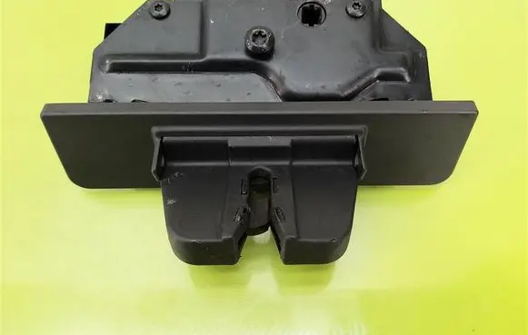 Opel Vectra C Tailgate/trunk/boot lock/catch/latch 495072894