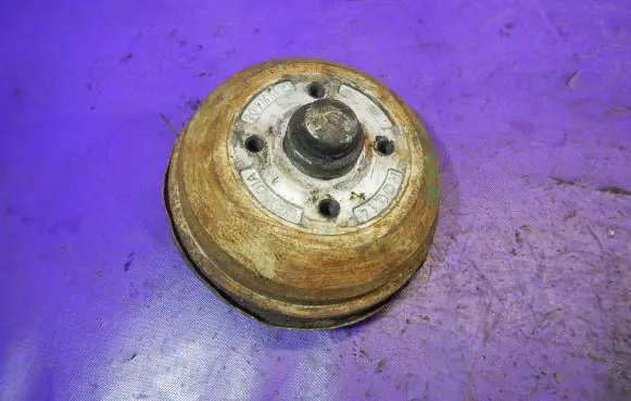 Opel Corsa B Rear wheel hub spindle/knuckle 