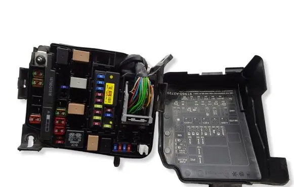 KIA Pro Cee'd II Fuse box set 919513X130 13A04