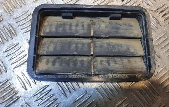 Ford Fusion II Quarter panel pressure vent AG13B280B63