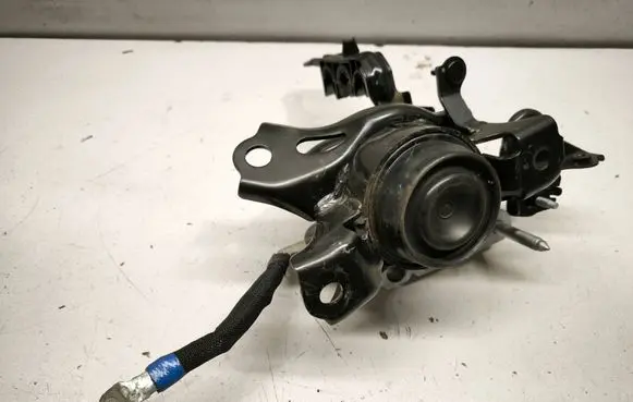 Lexus RX V Engine mount bracket 