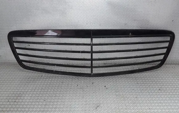 Mercedes-Benz S W220 Front grill