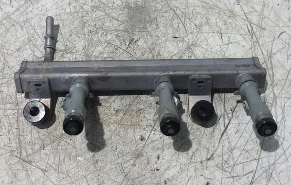 Toyota Yaris Fuel main line pipe 232500Q030 228043030