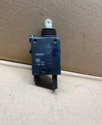 BMW 3 E36 Central locking motor 1387609