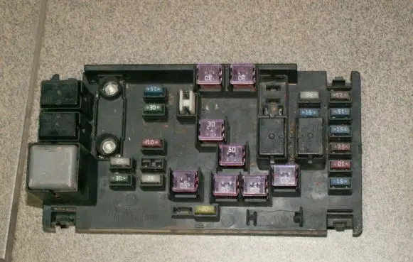 Subaru Forester SH Fuse module 82241SC020
