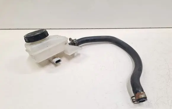 Brake fluid reservoir