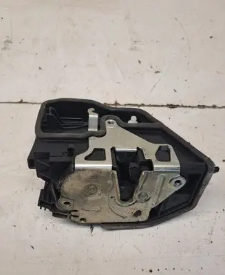 BMW 7 E65 E66 Tailgate exterior lock 7167076