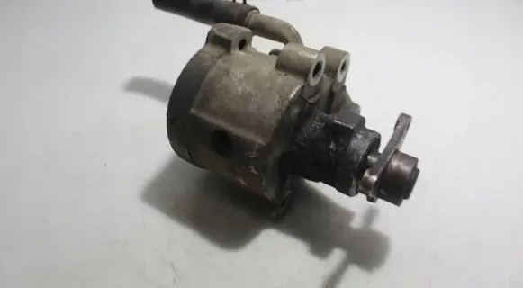 Renault Scenic I Power steering pump 26058572