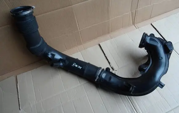 Volvo XC90 Air intake duct part 31370120 31439757