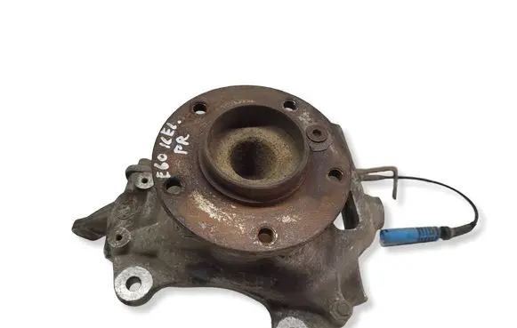BMW 5 E60 E61 Front wheel hub 6760954