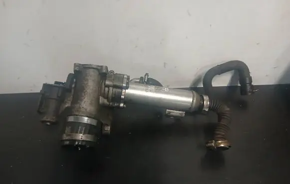 Volvo S60 EGR valve cooler 880766L 500863030