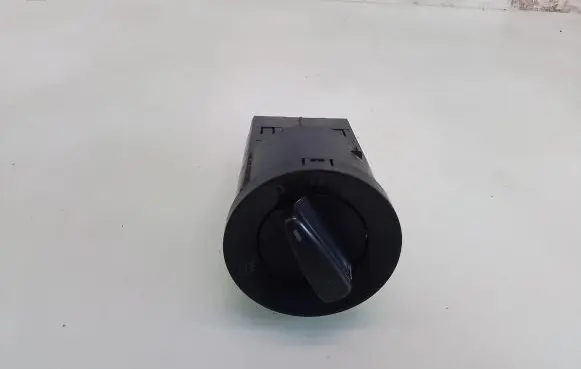 Volkswagen PASSAT B5 Light switch