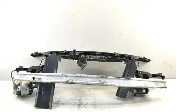 Renault Megane II Radiator support slam panel 8200589928 K4841