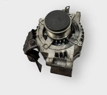 Toyota Avensis T270 Generator/alternator 1042104770 195568130050