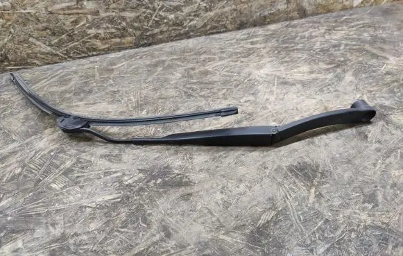 KIA Magentis Front wiper blade arm