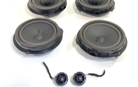 Ford Kuga II Audio system kit