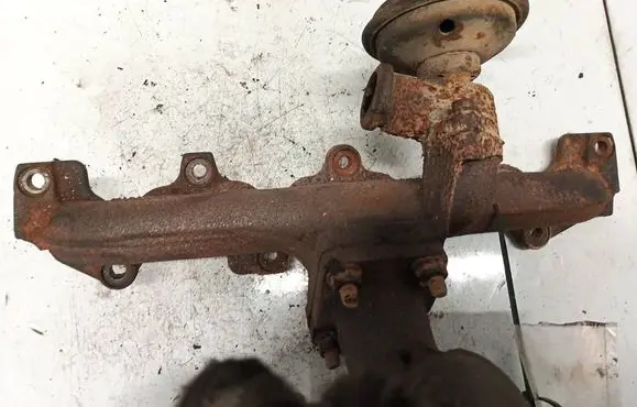 Peugeot 807 Exhaust manifold 9642164480