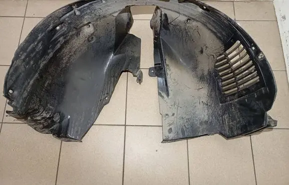 Peugeot 5008 II Front wheel arch liner splash guards 9825281680