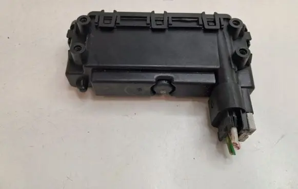 Peugeot Partner III Central body control module 9824468280