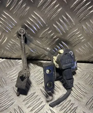 Headlight/headlamp level sensor