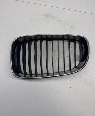 BMW 1 E81 E87 Front bumper upper radiator grill 7166439 51137166439 7179655