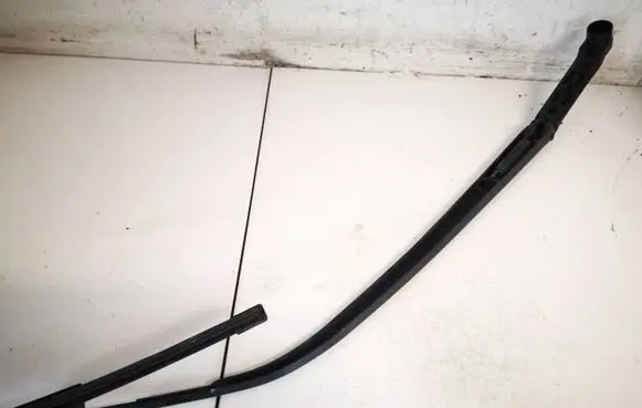 Mazda CX-7 Front wiper blade arm