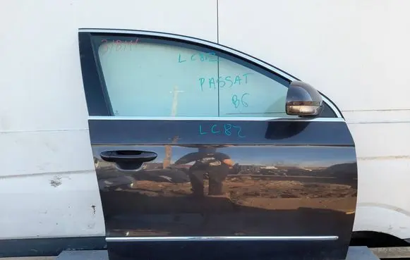 Volkswagen PASSAT B6 Front door PASLC8Z