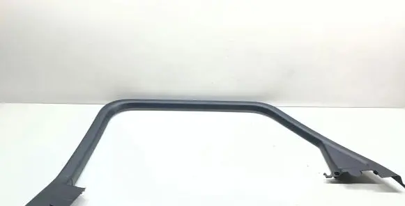 Audi Q3 8U Rear door window/glass frame 8U0867672