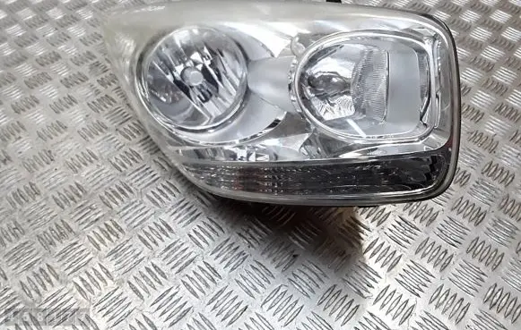 KIA Venga Headlight/headlamp 921021p500