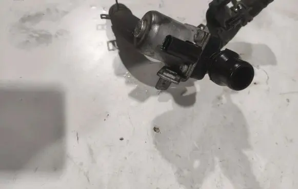 Mercedes-Benz C W204 Coolant heater control valve A6512000431 4012229