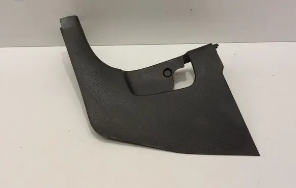 Foot area side trim