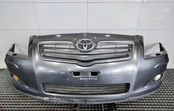 Toyota Avensis T250 Front bumper